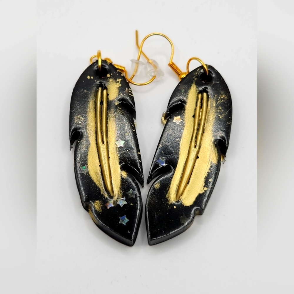 🔥🖤🔥NEW Black/Gold Feather-shaped Earrings